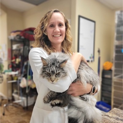 Portrait of Dr. Laura Magruder, DVM